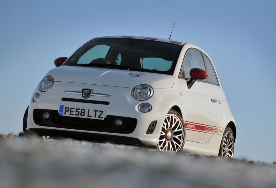  Abarth 500 2009 года  (UK) (фото 16 из 43)